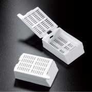 Mega beágyazó kazetta tetővel, 500 db/csomag