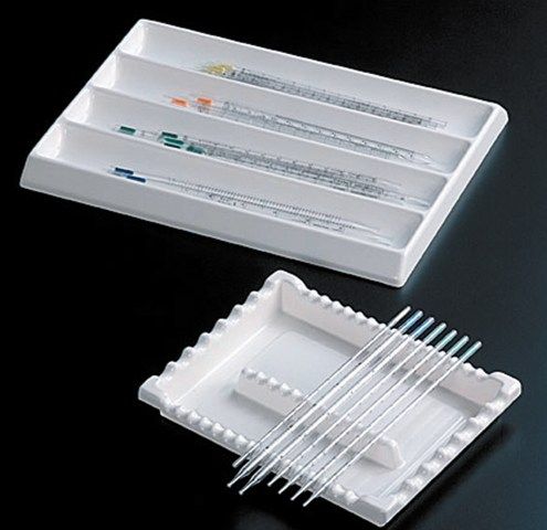 Pipettatartó tálca kétféle kivitelben