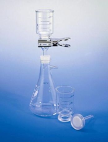 Glass filter device with silicone plug