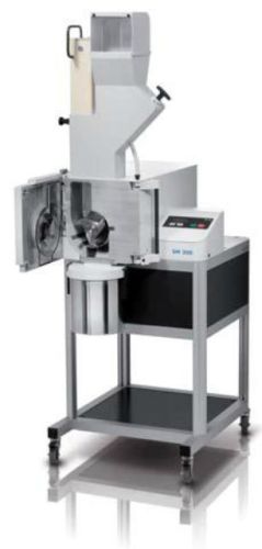 RETSCH SM 100, SM 200 és SM 300 típusú laboratóriumi vágódaráló