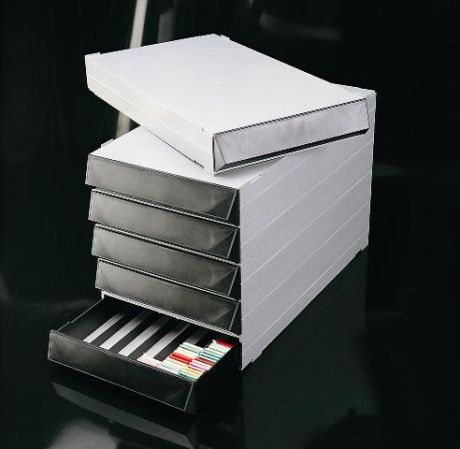 6 db kihúzható fiók 7 rekesszel (PS)