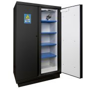 Biztonsági szekrény lítium akkumulátorok tárolásához és töltéséhez, fekete, 90 perces, 2 ajtós, polccal és tűzoltóval, 1950 x 1137 x 620 mm
