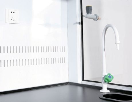 Csapok az aktívszenes fülkéhez