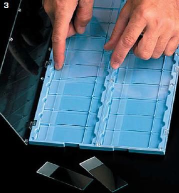 Tárgylemeztartó mappa nyitható, átlátszó, két szárnyú fedéllel, kék színű