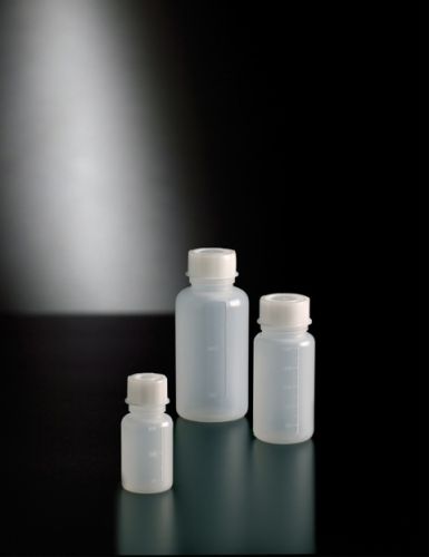 Folyadékflakon csavaros kupakkal, PP, szűknyakú és bőnyakú