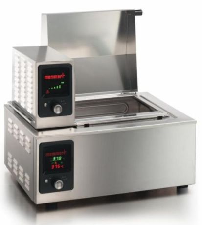 Shaking unit with electronic regulator for water baths