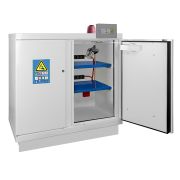 Biztonsági szekrény lítium akkumulátorok tárolásához és töltéséhez, fehér, 90 perces, 2 ajtós, polccal, tűzoltóval, füstérzékelővel, hang- és vizuális jelzéssel, 1100 x 1137 x 670