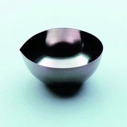 Laboratóriumi eszközök nikkelből és platinából