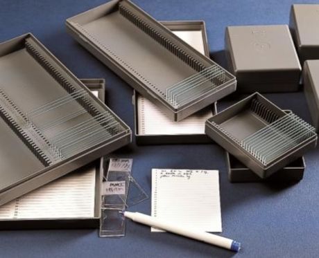 Tárgylemeztartó doboz szürke levehető fedelű