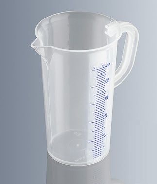 Mérőpohár füllel, kiöntővel, három típusban