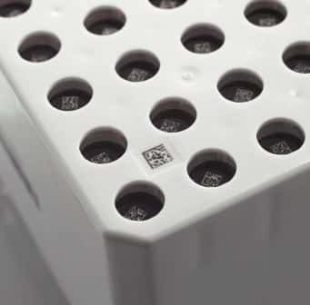 2D kód a tartó alján